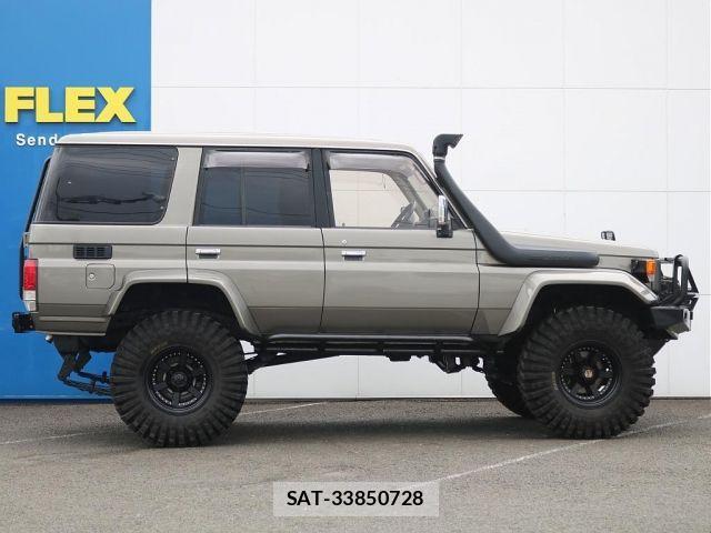Toyota Land Cruiser 70 1998-01 1354594-18
