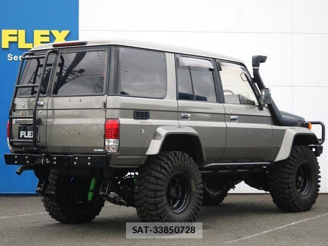Toyota Land Cruiser 70 1998-01 1354594-19