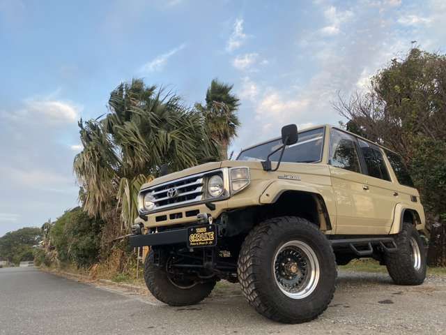 Toyota Land Cruiser 70 1994-09 1463752-11