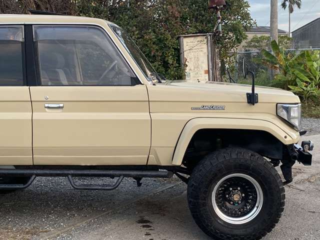 Toyota Land Cruiser 70 1994-09 1463752-18