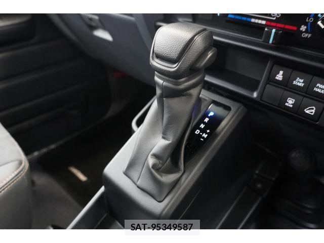 Toyota Land Cruiser 70 2024-06 1481618-15