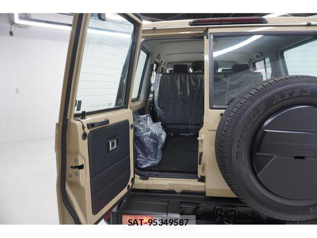Toyota Land Cruiser 70 2024-06 1481618-22