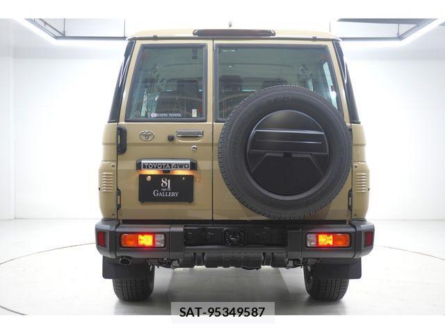 Toyota Land Cruiser 70 2024-06 1481618-5