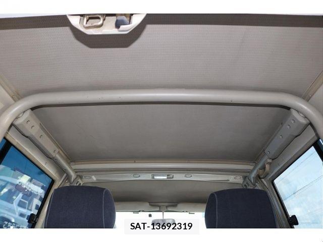 Toyota Land Cruiser 70 1992-01 2010303-8