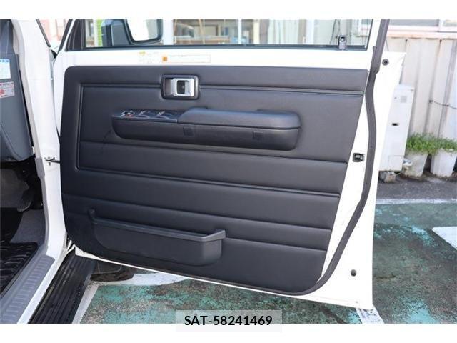 Toyota Land Cruiser 70 2025-01 4325739-16