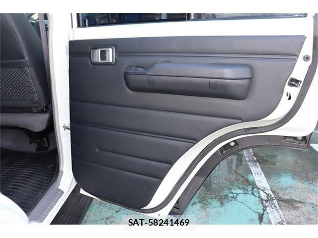Toyota Land Cruiser 70 2025-01 4325739-17