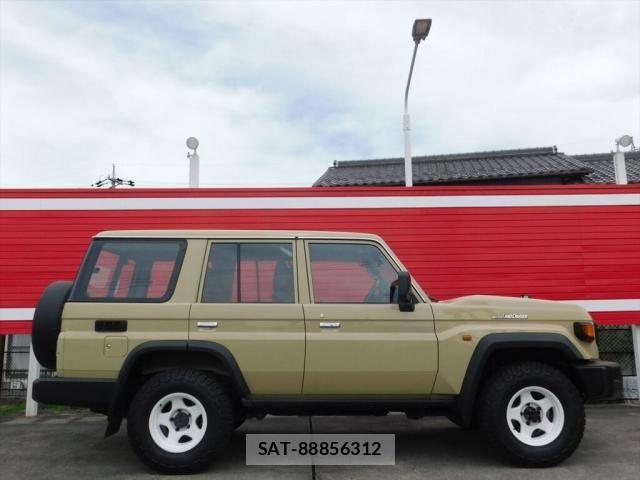 Toyota Land Cruiser 70 2024-07 6216098-5