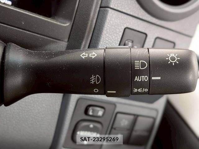 Toyota Land Cruiser 70 2024-02 6545429-9