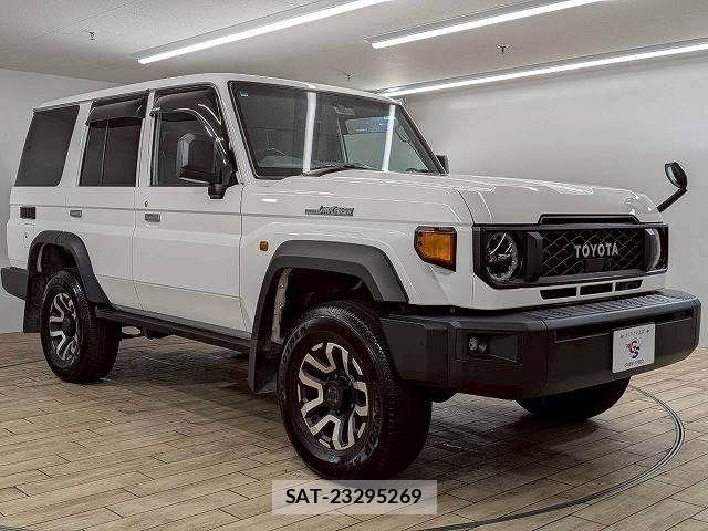 Toyota Land Cruiser 70 2024-02 6545429-13