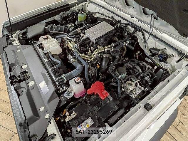 Toyota Land Cruiser 70 2024-02 6545429-17