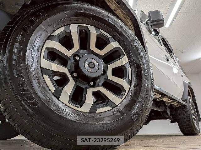 Toyota Land Cruiser 70 2024-02 6545429-19