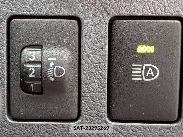 Toyota Land Cruiser 70 2024-02 6545429-8