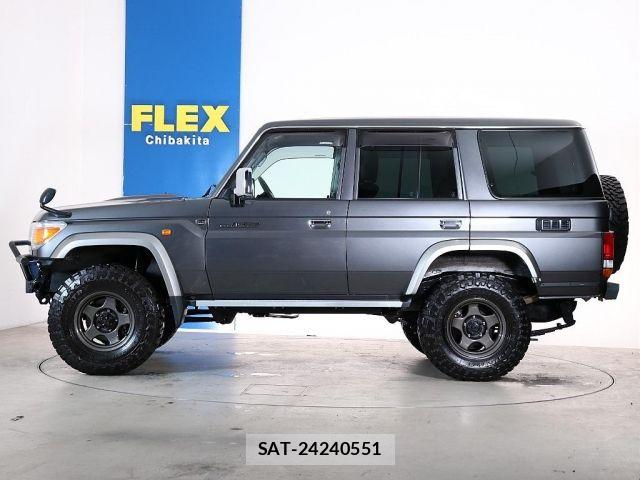 Toyota Land Cruiser 70 2015-01 6676552-9