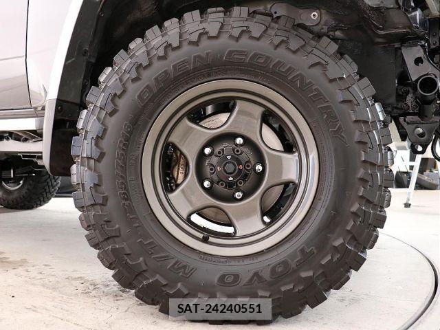 Toyota Land Cruiser 70 2015-01 6676552-12