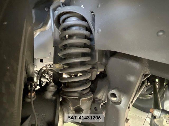 Toyota Land Cruiser 70 2025-01 6676549-19