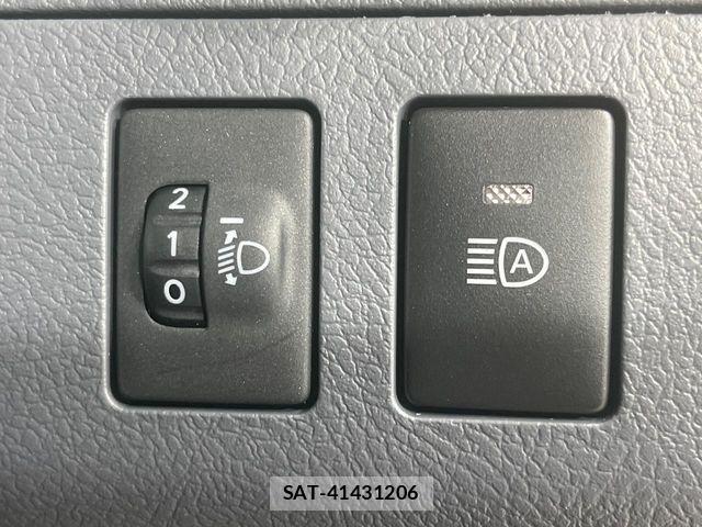 Toyota Land Cruiser 70 2025-01 6676549-5