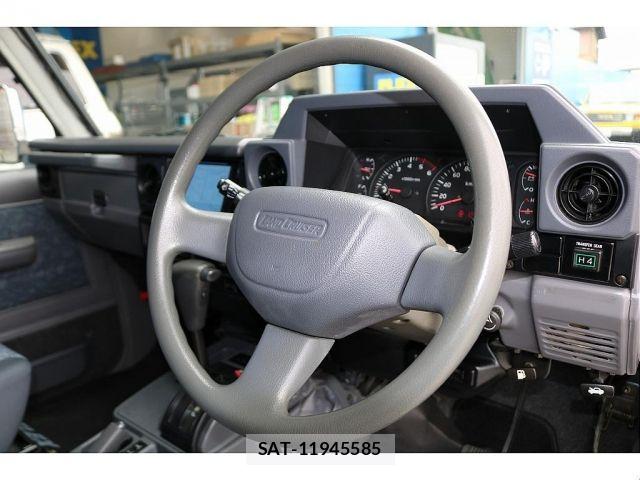 Toyota Land Cruiser 70 1999-01 6676553-9