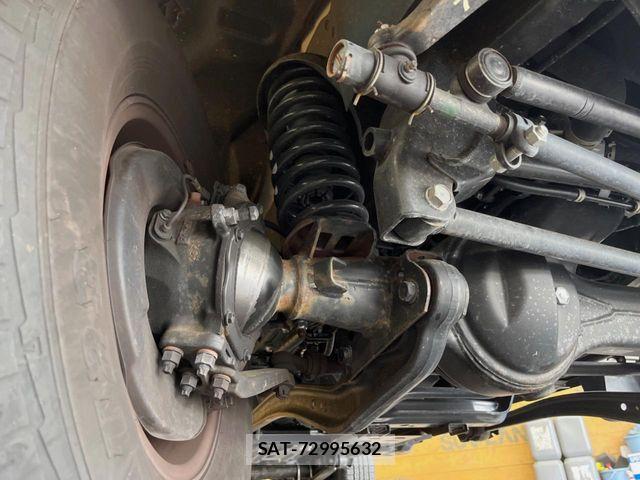 Toyota Land Cruiser 70 2024-03 6716448-19