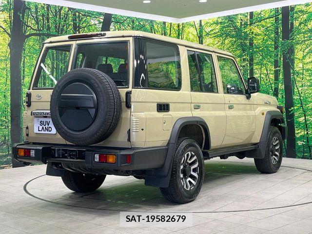 Toyota Land Cruiser 70 2025-02 6815576-16