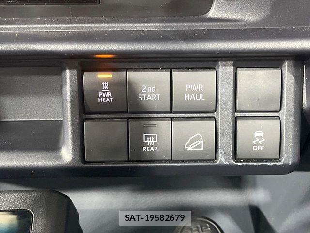 Toyota Land Cruiser 70 2025-02 6815576-5
