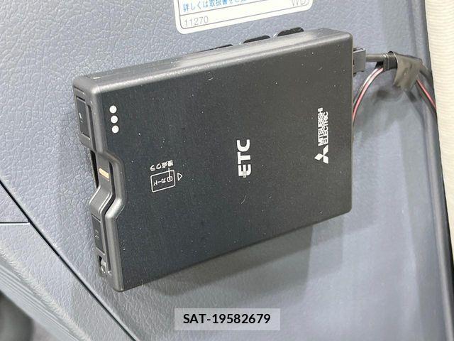 Toyota Land Cruiser 70 2025-02 6815576-6