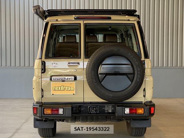 Toyota Land Cruiser 70 2024-08 6994682-11