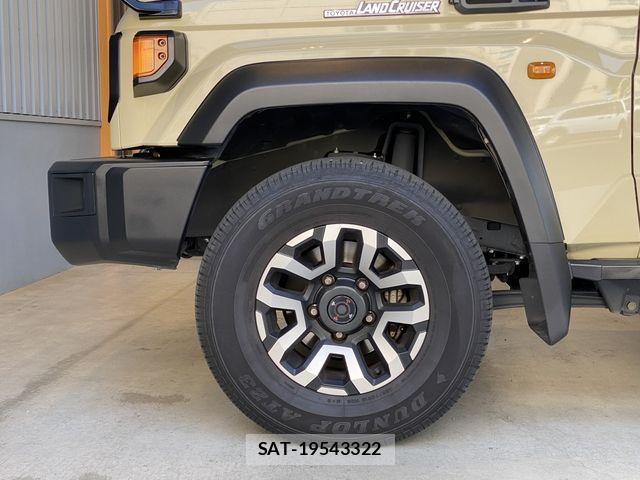 Toyota Land Cruiser 70 2024-08 6994682-13