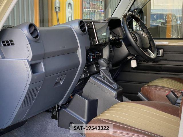 Toyota Land Cruiser 70 2024-08 6994682-15
