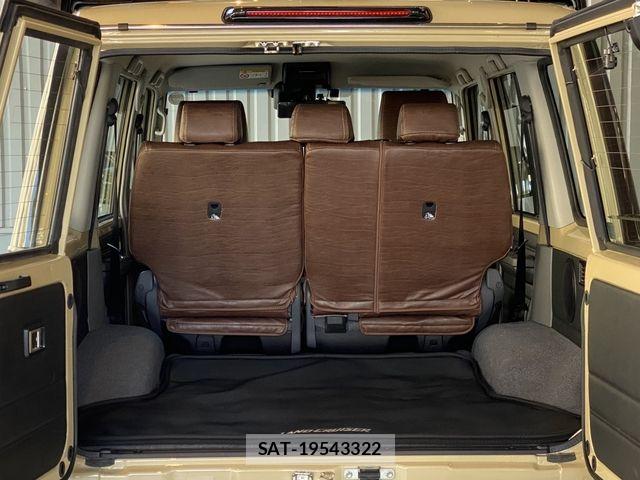 Toyota Land Cruiser 70 2024-08 6994682-19