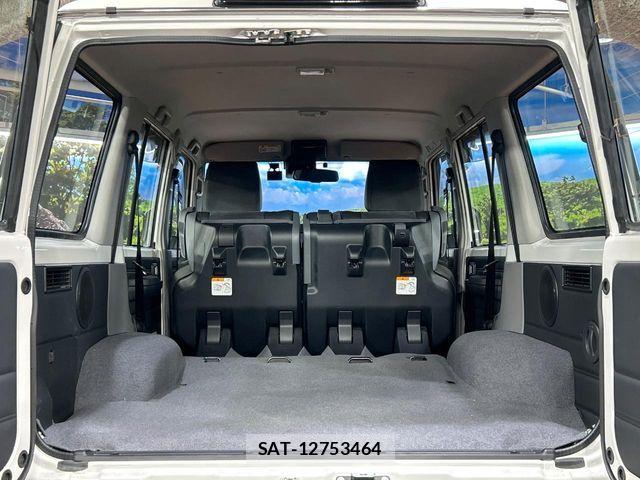 Toyota Land Cruiser 70 2025-09 6994681-9