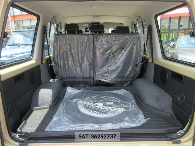 Toyota Land Cruiser 70 2024-02 7059102-11