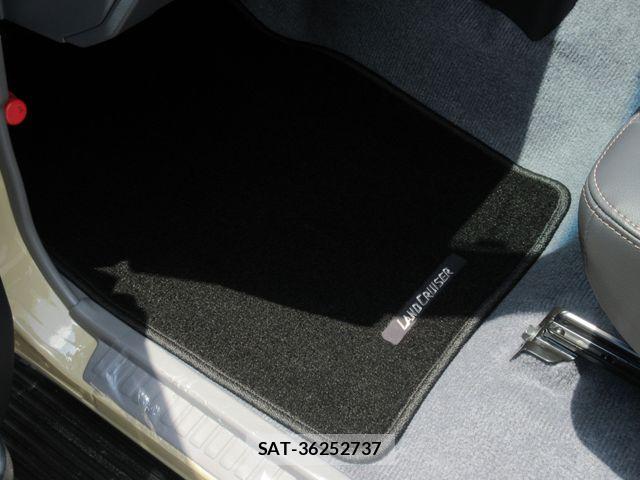 Toyota Land Cruiser 70 2024-02 7059102-16