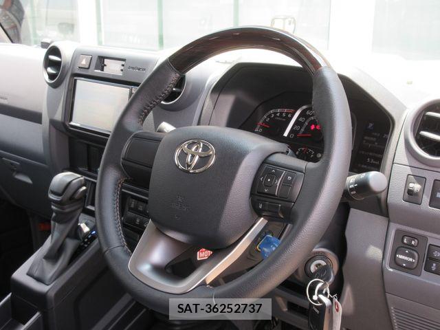 Toyota Land Cruiser 70 2024-02 7059102-17