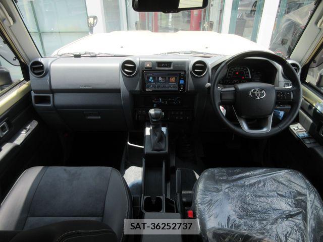 Toyota Land Cruiser 70 2024-02 7059102-1