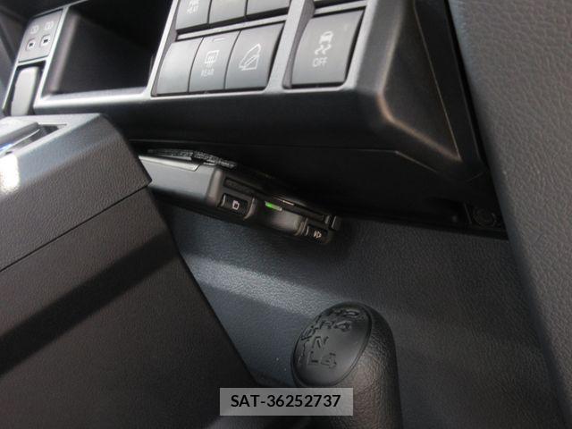 Toyota Land Cruiser 70 2024-02 7059102-25
