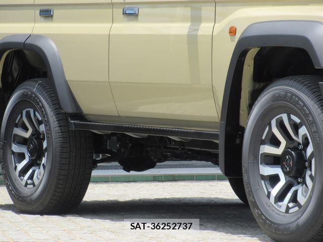 Toyota Land Cruiser 70 2024-02 7059102-5