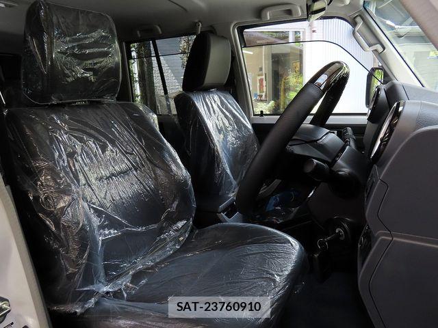 Toyota Land Cruiser 70 2024-08 7220517-17