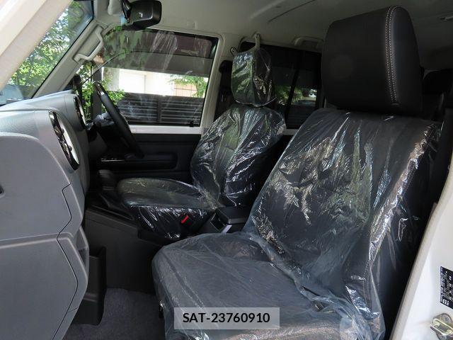 Toyota Land Cruiser 70 2024-08 7220517-24