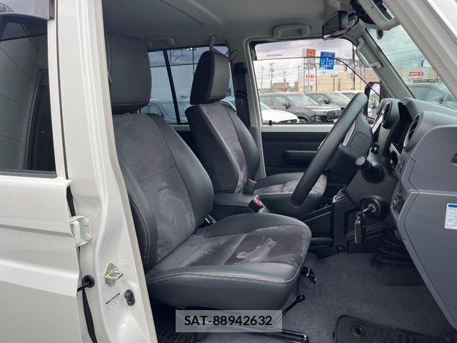 Toyota Land Cruiser 70 2024-05 7216457-7