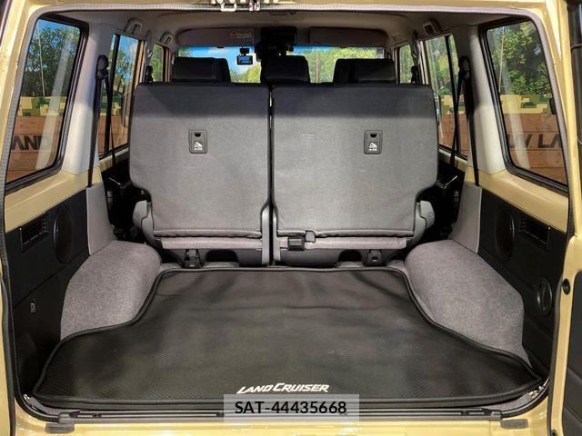 Toyota Land Cruiser 70 2025-05 7220521-10