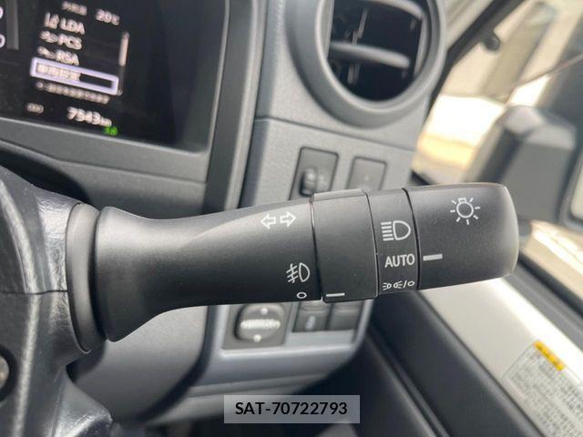 Toyota Land Cruiser 70 2025-04 7220519-7