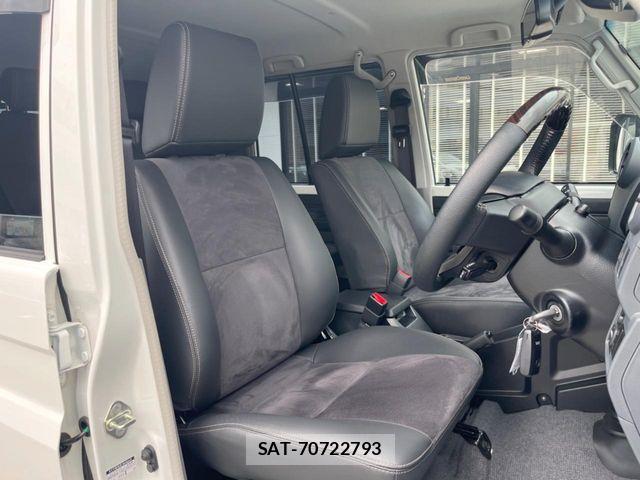 Toyota Land Cruiser 70 2025-04 7220519-8