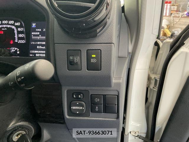 Toyota Land Cruiser 70 2024-01 7220515-9