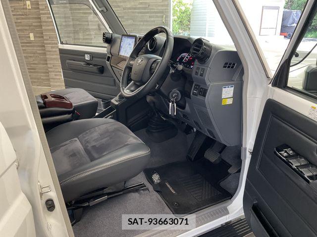 Toyota Land Cruiser 70 2024-01 7220515-1