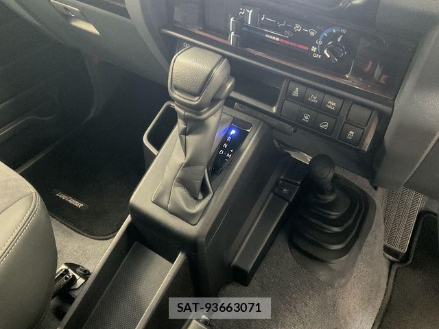 Toyota Land Cruiser 70 2024-01 7220515-4