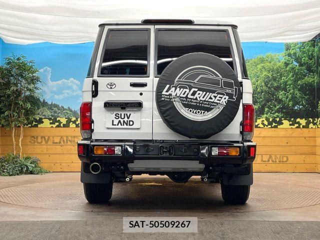 Toyota Land Cruiser 70 2024-02 7272157-15