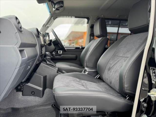 Toyota Land Cruiser 70 2025-07 7327820-16