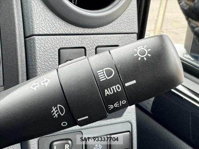 Toyota Land Cruiser 70 2025-07 7327820-25