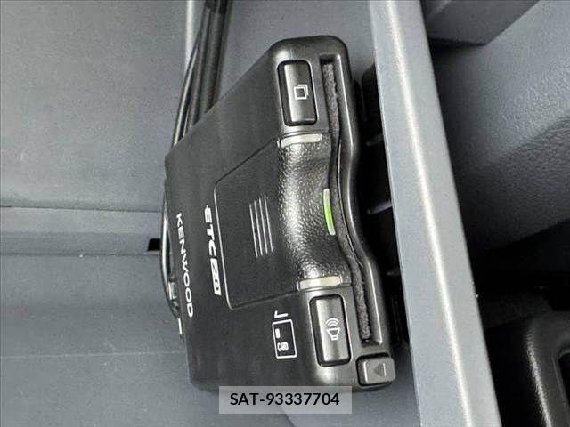Toyota Land Cruiser 70 2025-07 7327820-28