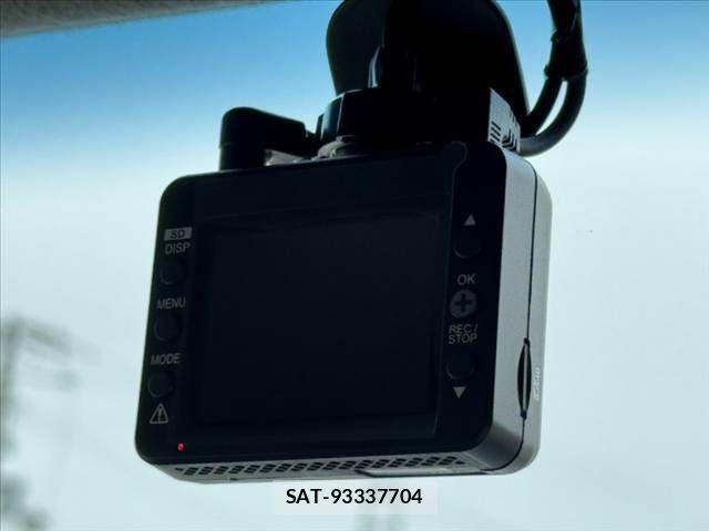 Toyota Land Cruiser 70 2025-07 7327820-29